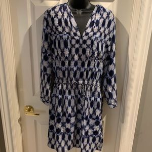 Sweet navy and white dress with waist drawstring.